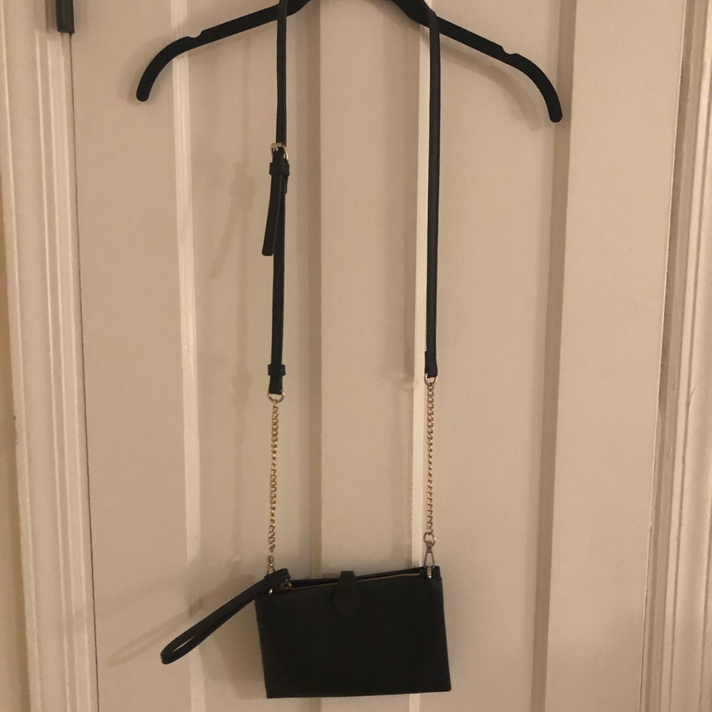 Black Cross Body Purse w/ Gold Chain Detailing